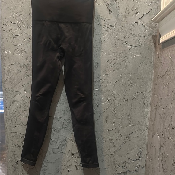 LNDR Chisel 7/8 Black Leggings new never worn - Picture 4 of 4